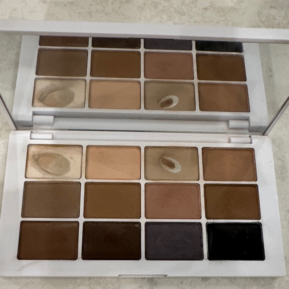 Makeup By Mario Master Mattes The Neutrals Eyeshadow Palette.